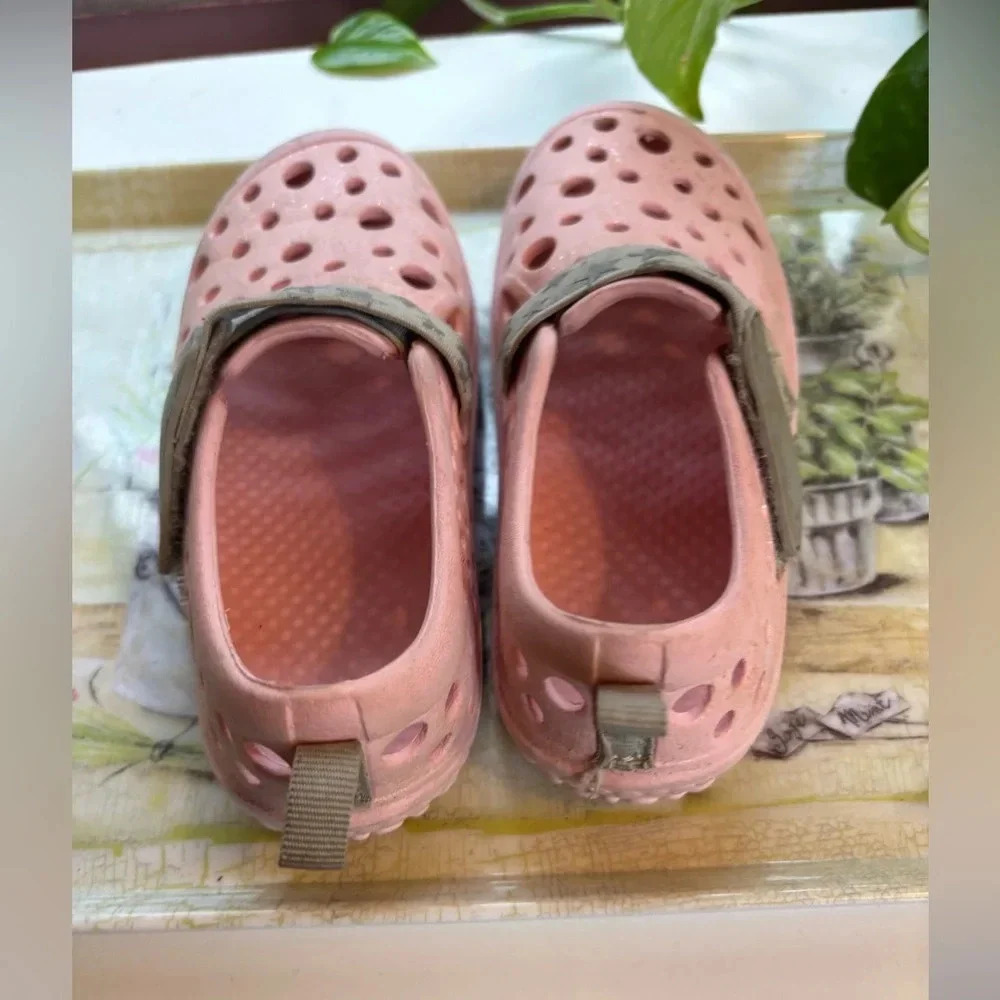 Western Chief kids pink Water Shoes 11/12 - Picture 2 of 8